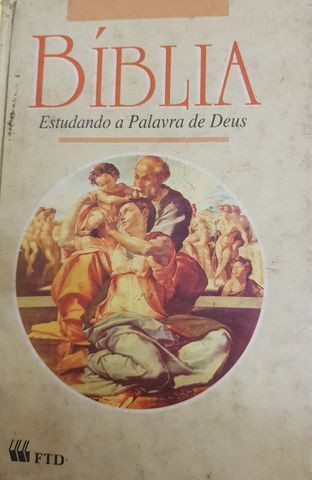 Bíblia Sagrada em capa dura. Letras grandes
