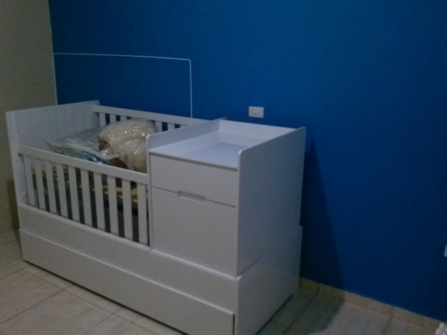 Berço cama com cômoda semi novo ótimo estado americano