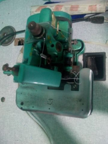 Vendo máquina overloque - Foto 2