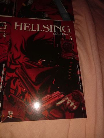 Mangá Hellsing do volume 1 ao 5 - Foto 6