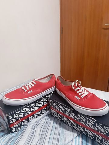 vans vermelho e azul