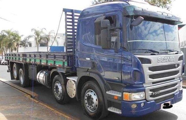 SCANIA P310 8X2 C/CARROCERIA DE MADEIRA