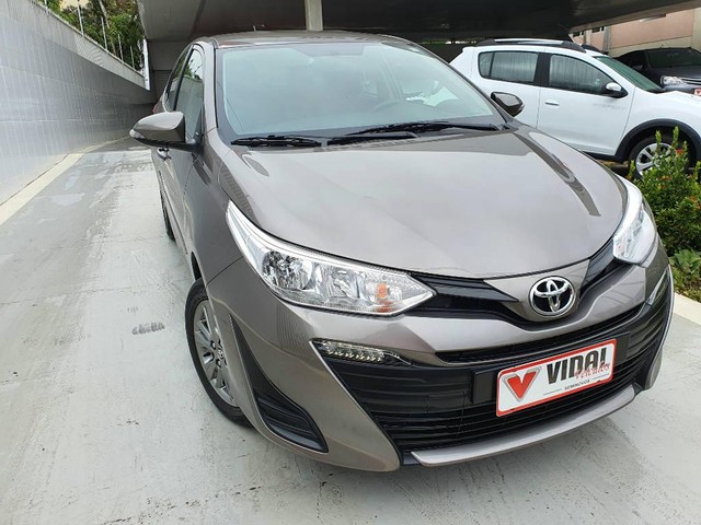 TOYOTA YARIS SA PLS 15CNT