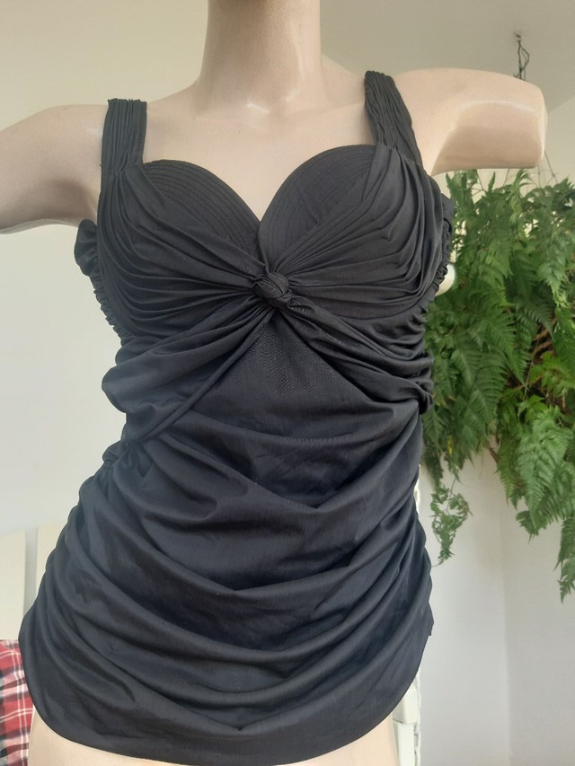 blusa estilo corpete