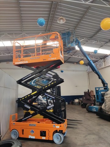 Locação De Plataforma Elevatória Tesoura 08 M,10M,12 M - Foto 4