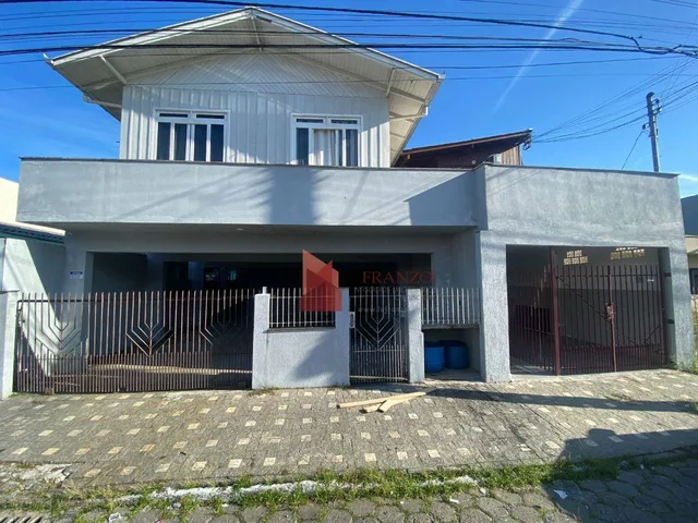 VENDA: Kitnets 2 casas e 6 apartamentos com 335m2 - Dom Bosco - Itajaí/SC
