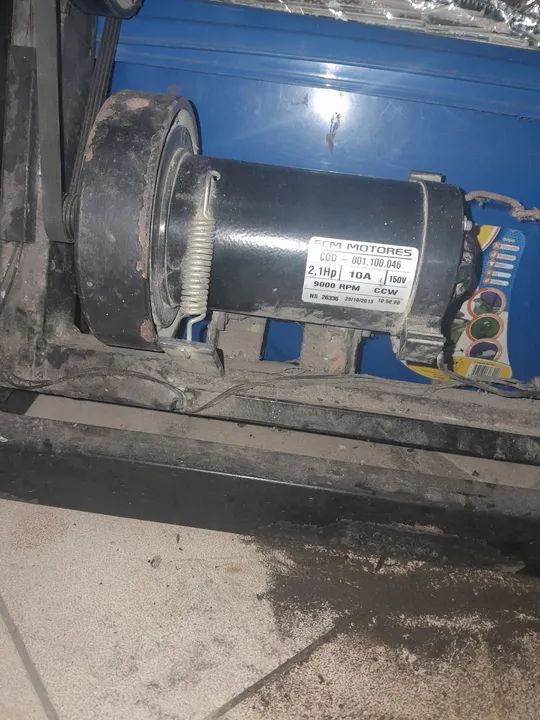 Motor de Esteira 2,1 HP.