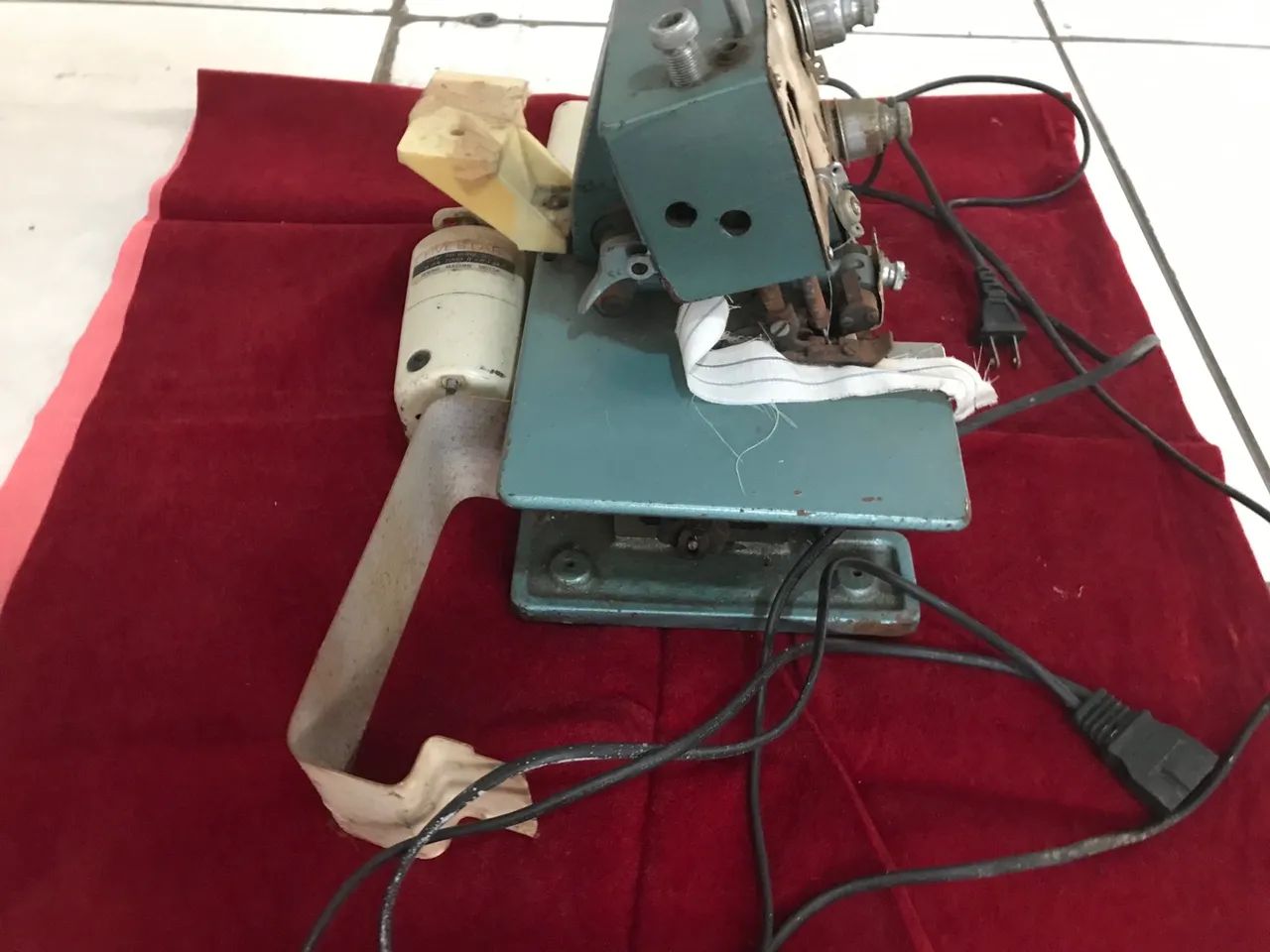 Máquina de costura Overloque usada - Foto 5