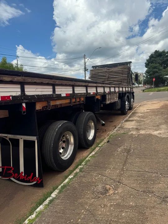 Caminhão Ford Cargo 2422 - 2012 - Foto 4