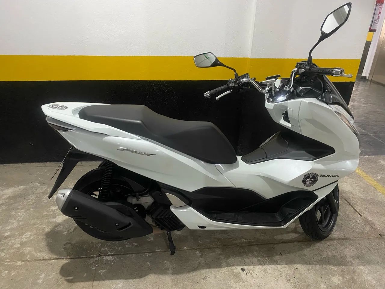 Honda PCX 160 2023 - Branca - Nova