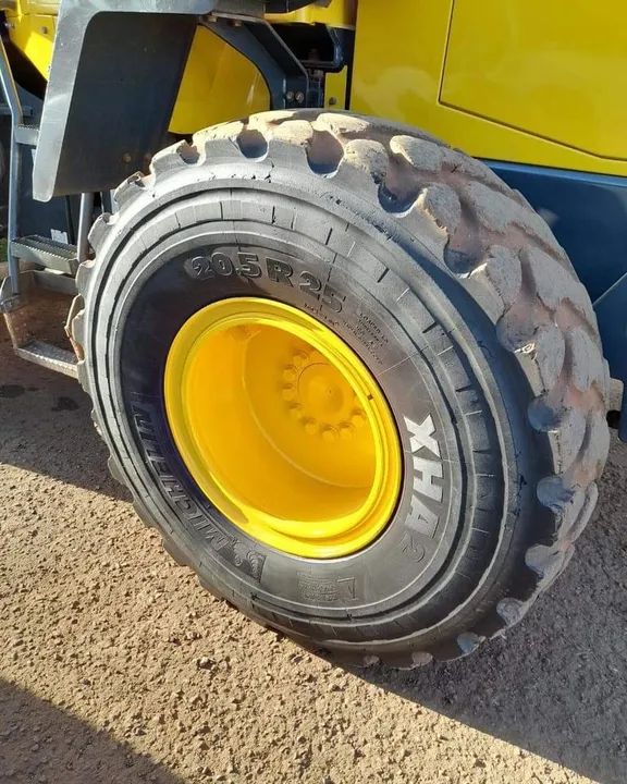 Pá carregadeira komatsu  - Foto 5