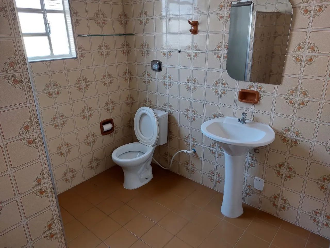 Casa para aluguel possui 118 m², com 3 dormitórios, sendo 1 suíte no Jardim Maringá - Foto 9