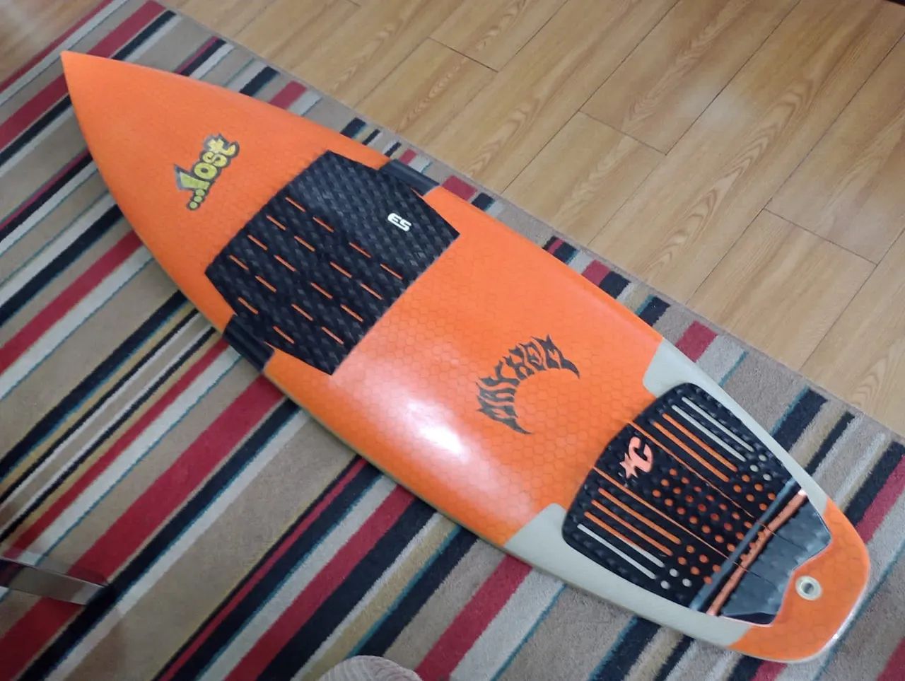 prancha surf Lost Mayhem usada 5.10 triquilhas