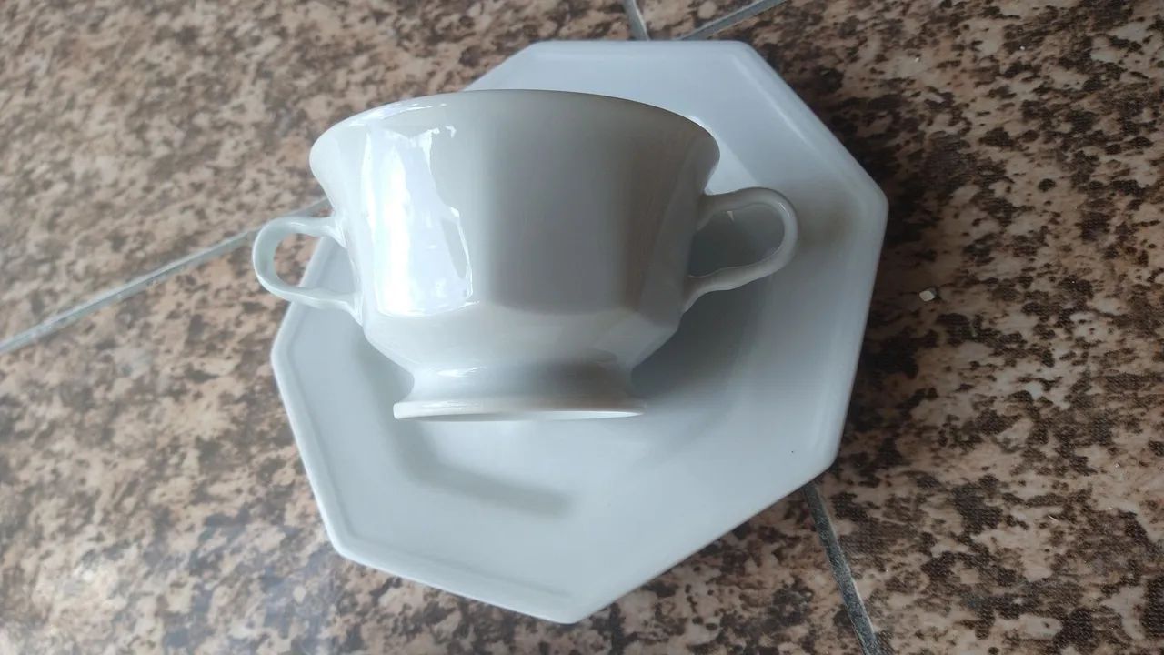 Lindíssima consume branca em porcelana Schmidt oitavada capacidade 320ml só a consume é 60 - Foto 4