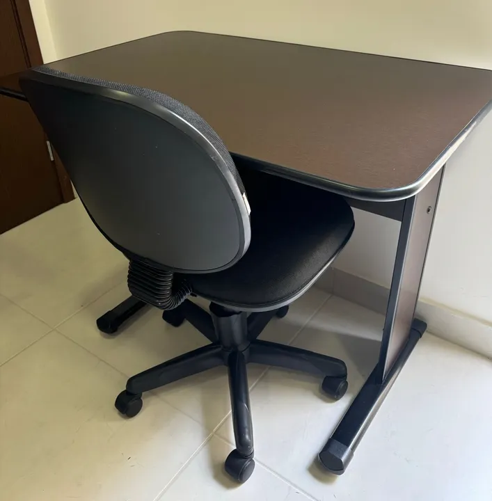 Venda conjunto cadeira e mesa para estudos/escritório