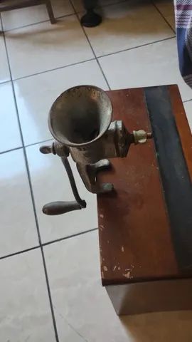 Máquina de moer carne antiga  - Foto 5