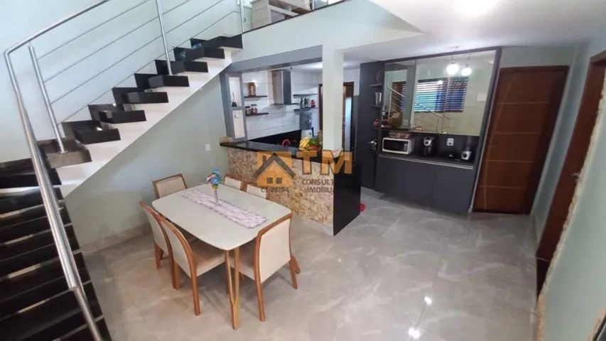 Sobrado com Fino Acabamento, Bem Localizado - Foto 4