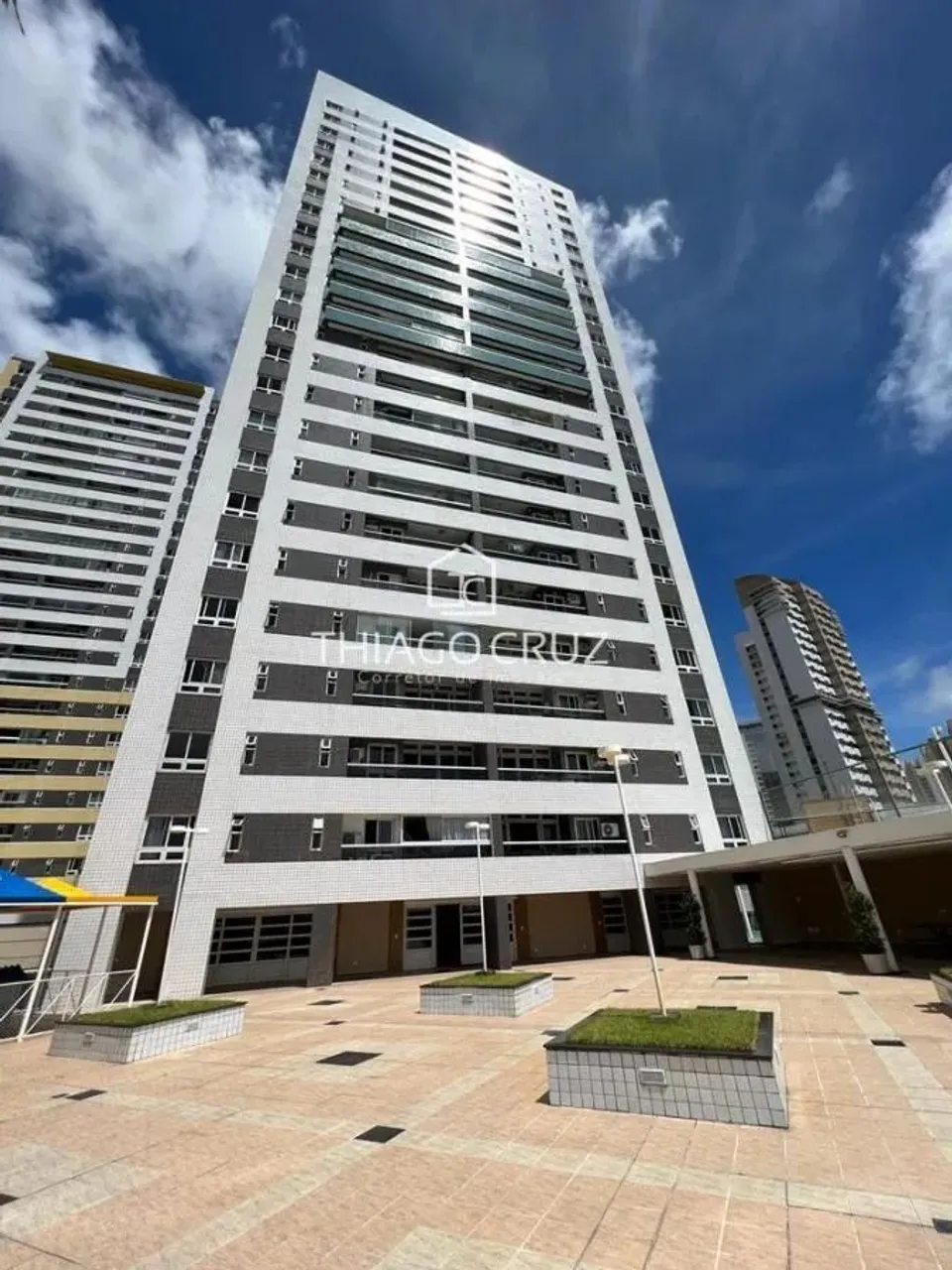 Apartamento para Venda em Fortaleza, Cocó, 3 dormitórios, 3 suítes, 4 banheiros, 2 vagas