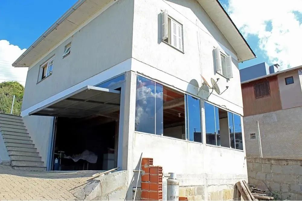 Casa com 2 pavimentos, oferece conforto e espaço para sua familia. - Foto 4