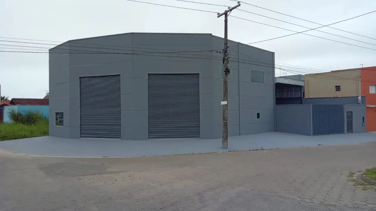 Galpão com 405m² - NOVO - EXCELENTE LOCALIZAÇÃO - em Balneario Santa Julia - Itanhaém - SP