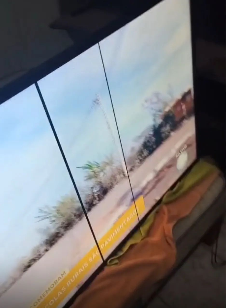 TV SAMSUNG 50 polegadas - Detalhe simples na tela  - Foto 3