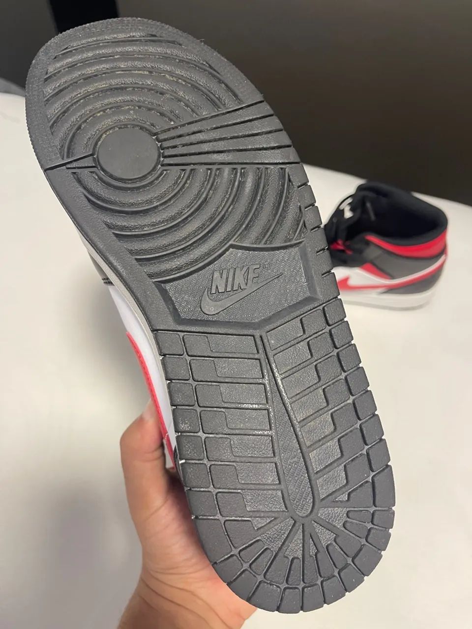 Air Jordan - Vermelho e Preto - Foto 2