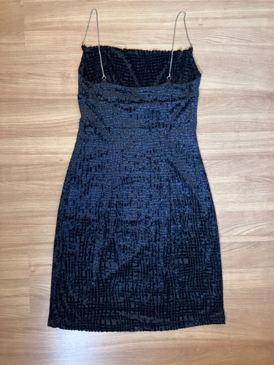 Vestido preto em veludo devorê - Tam P - Foto 2