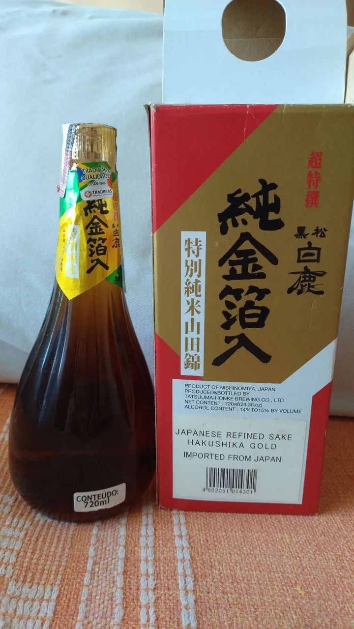 Saquê Hakushika Gold com Ouro 720ml - Colecionador - Hobbies e