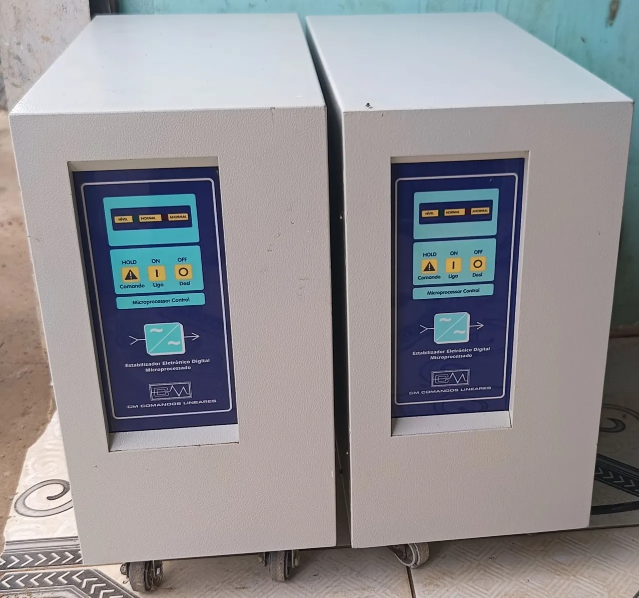 Estabilizador eletrônico digital microprocessado 220v 3000kva