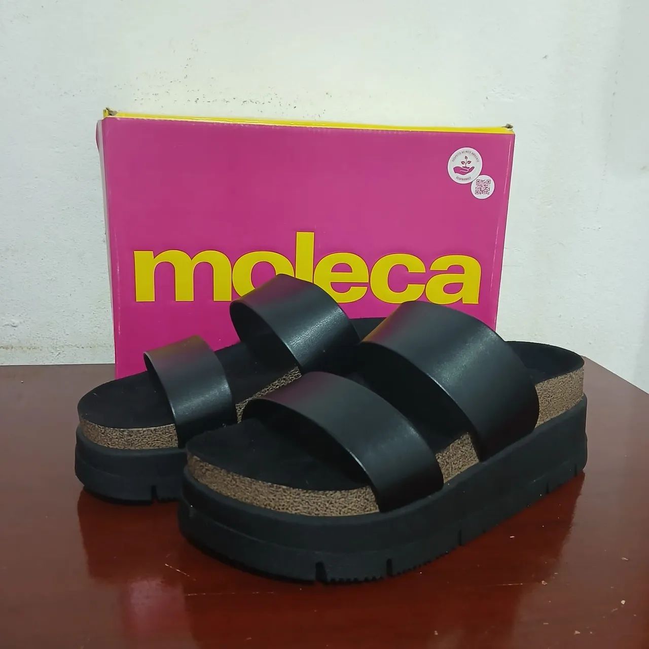 Sandália Moleca Plataforma Preta - Conforto e Estilo!