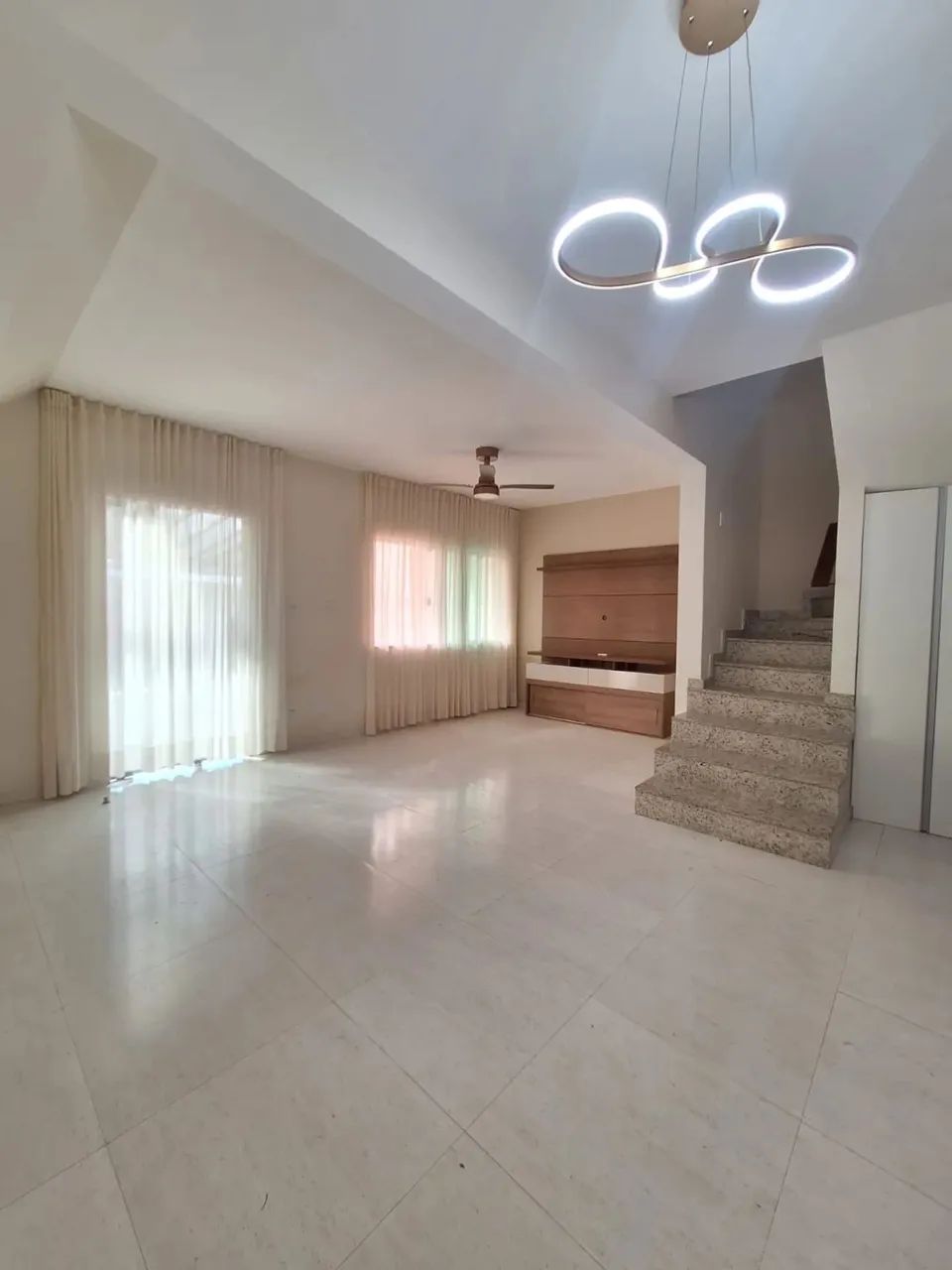 Casa duplex com 4/4 (Proximo ao Colégio Sartre Coc) - Foto 3