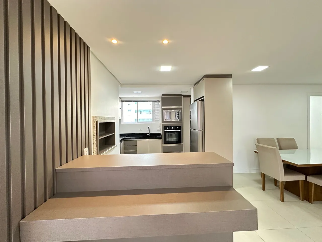 Aluguel Anual 3 suites Centro Balneário Camboriú