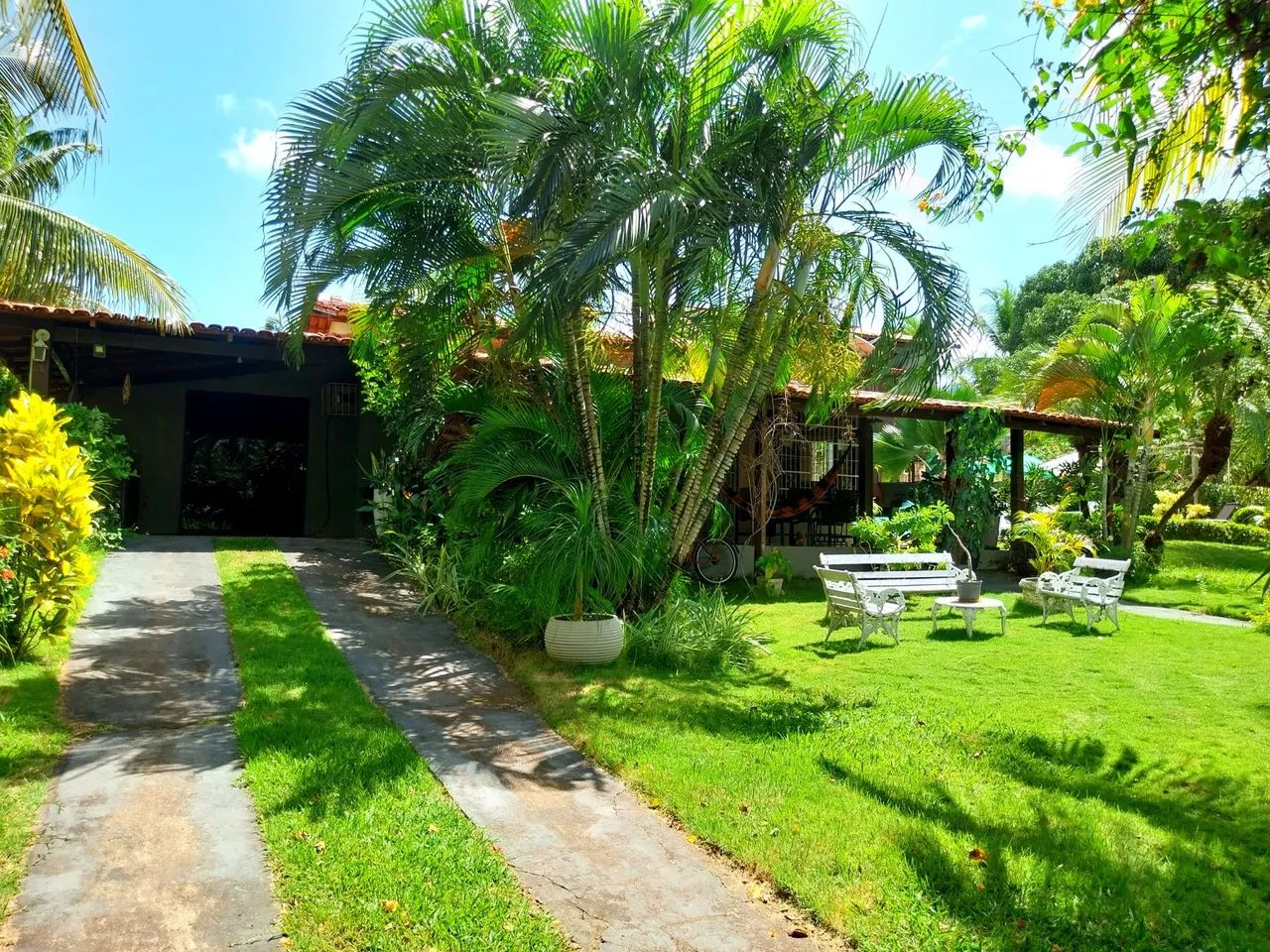 Casa com piscina com área verde - Foto 4