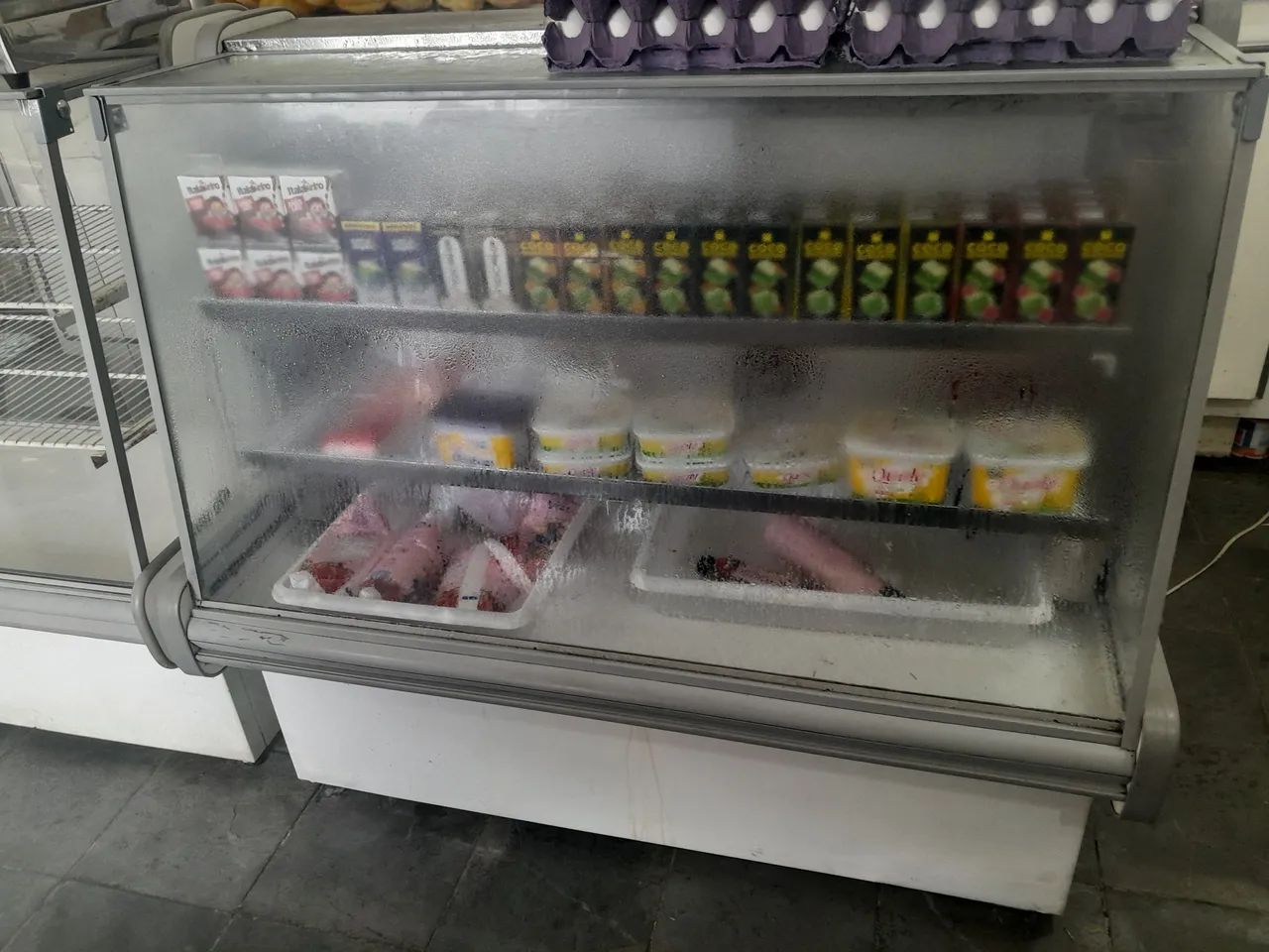 3 balcões expositores ( 2 refrigerado sendo 1 de ar forçado e 1 seco) - Foto 4