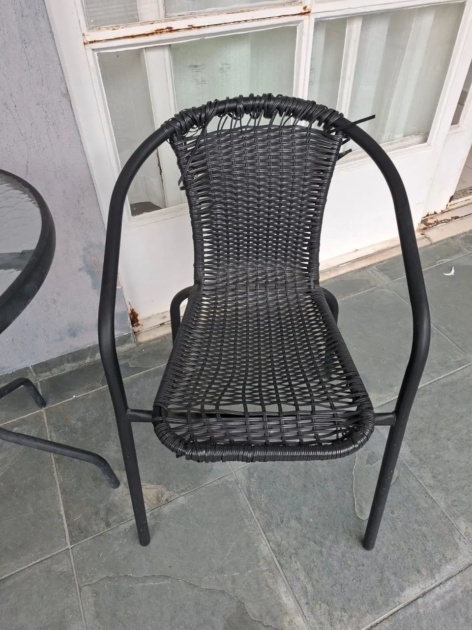 Round table64307305482881121