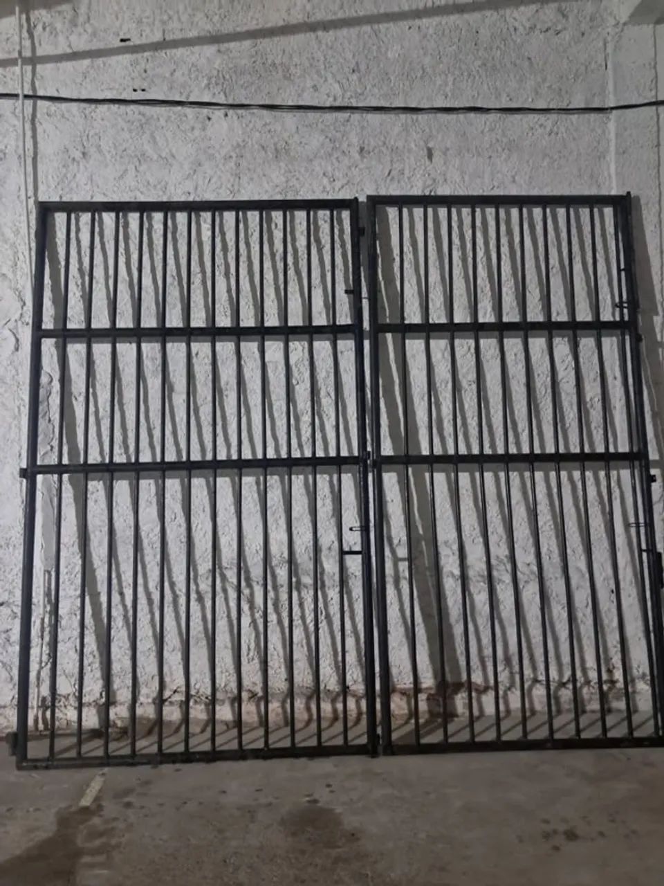 IRON GATE — PRICE FOR IMMEDIATE SALE IS EXTREMELY LOW; THIS PRICE DOES NOT EVEN COVER MATERIAL COST — R$2,300
