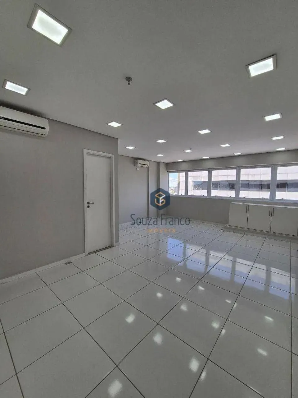 Sala para alugar no Helbor Concept Office, 38 m² por R$ 4.500/mês - Jardim Armênia - Mogi