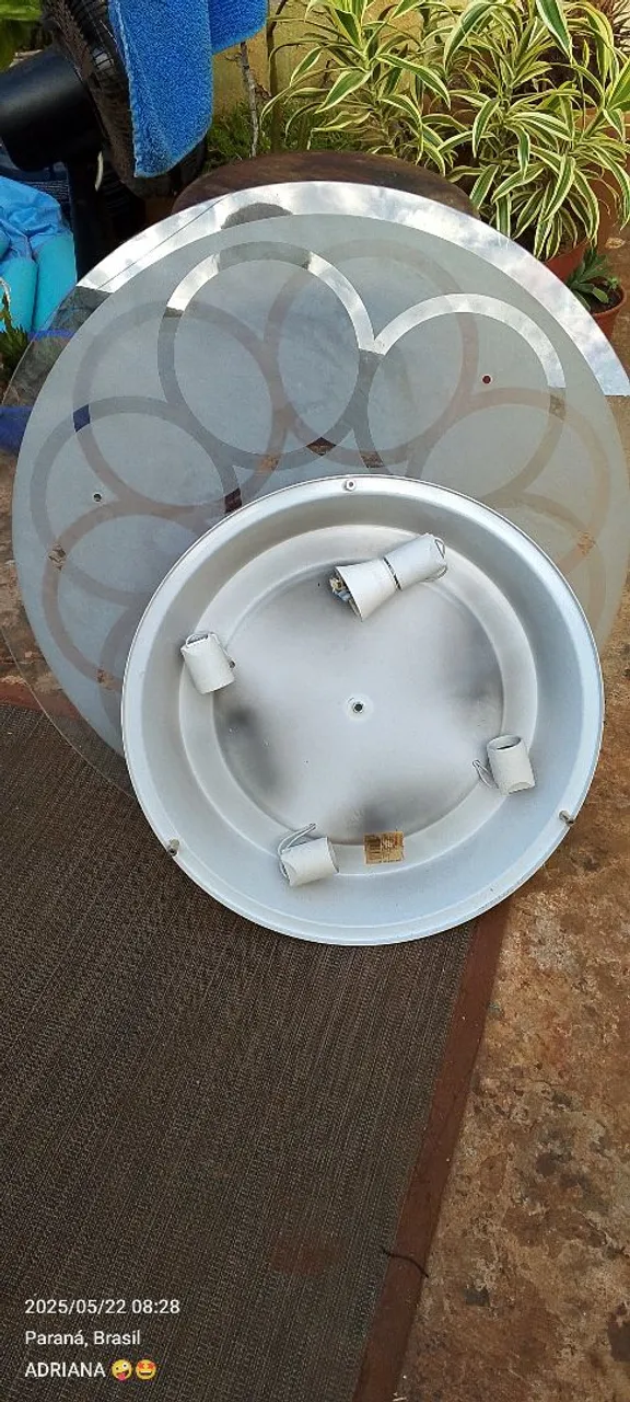 Luminária de teto com design moderno