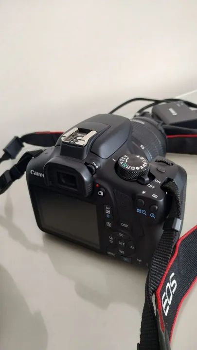 Câmera Canon EOS Rebel T6 à venda - Qualidade Profissional para Suas Fotos!<br> - Foto 2