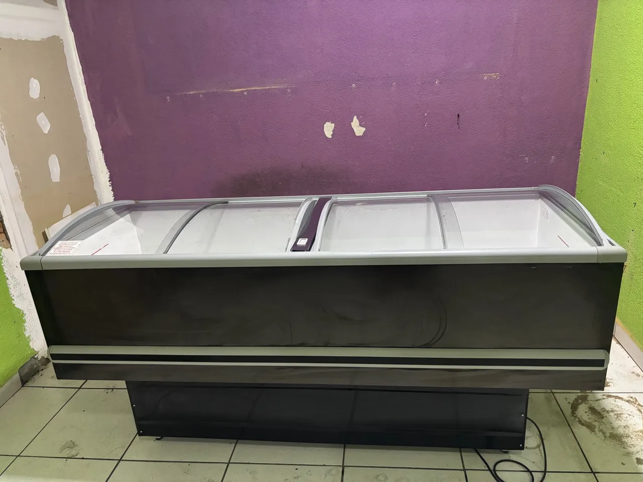 ILHA Freezer/Refrigerador Horizontal com Tampa de Vidro
