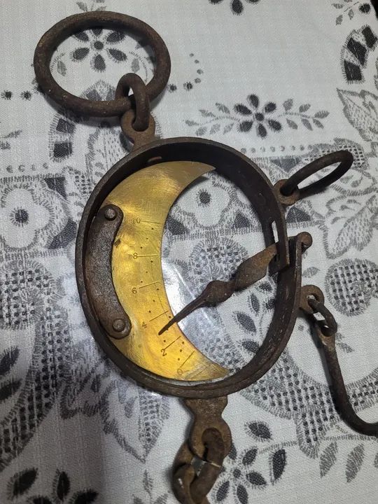 Balança de gancho ou meia lua  antiga: - Foto 3