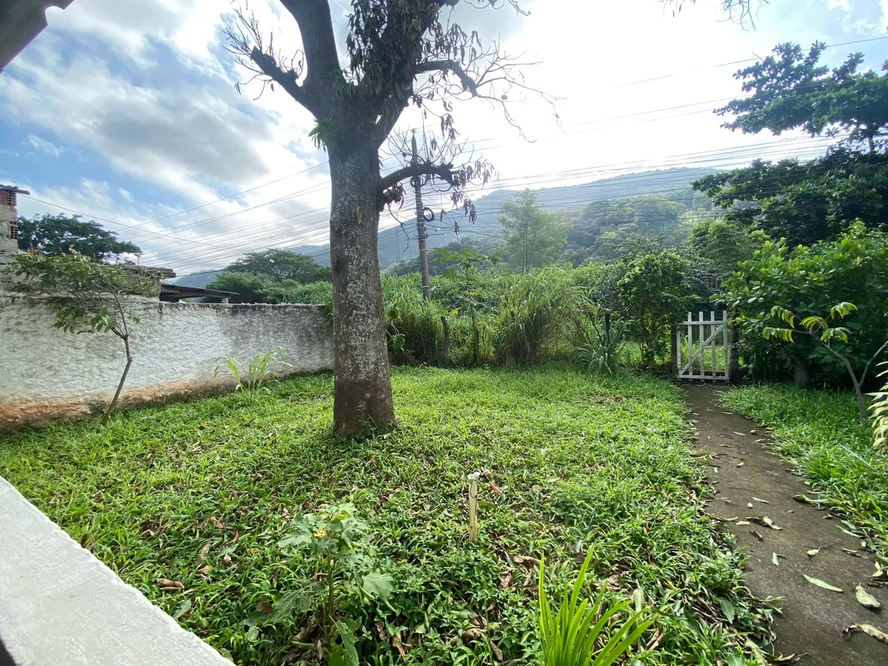TERRENO EM COROA GRANDE COM BENFEITORIA