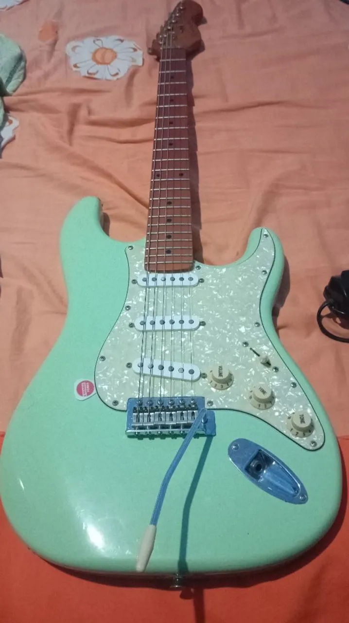 Guitarra Stratocaster montada upgrade