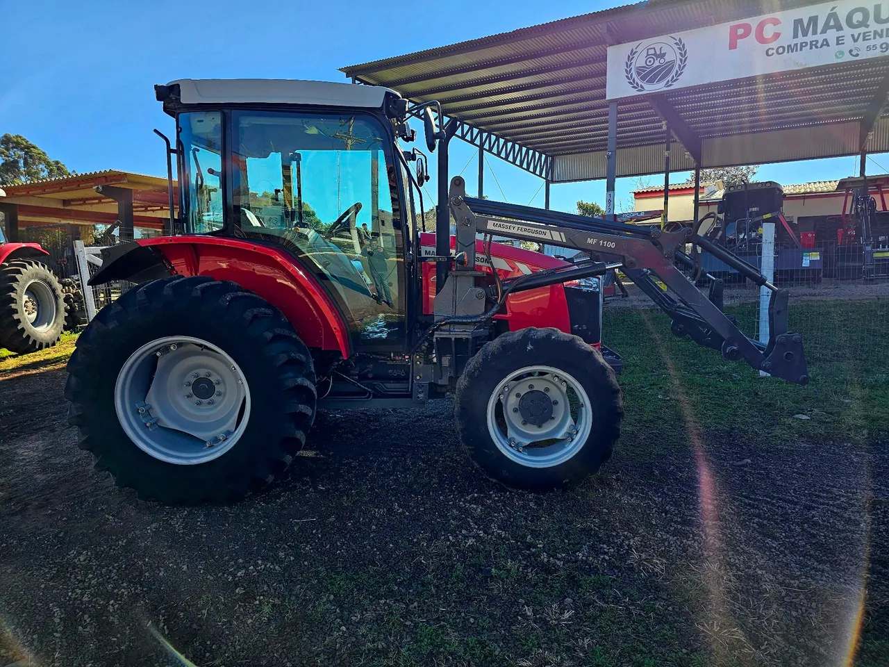 Trator Massey Ferguson MF 4707 impecável