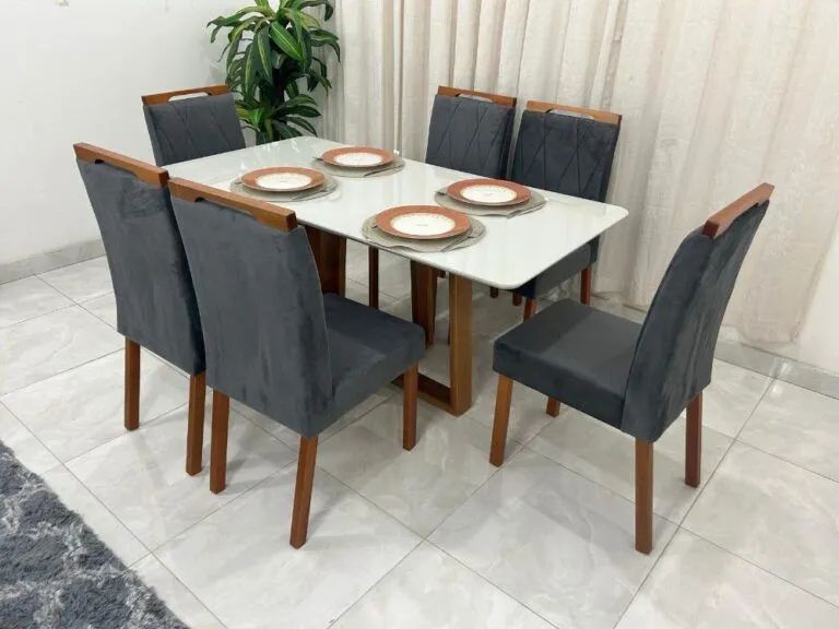 SIX-CHAIR TABLE WITH SOLID WOOD BASE!! 625LO89