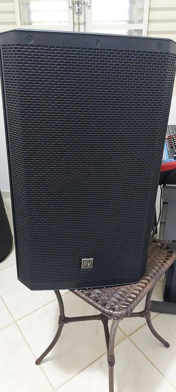 Caixa de som EV 15 Pol