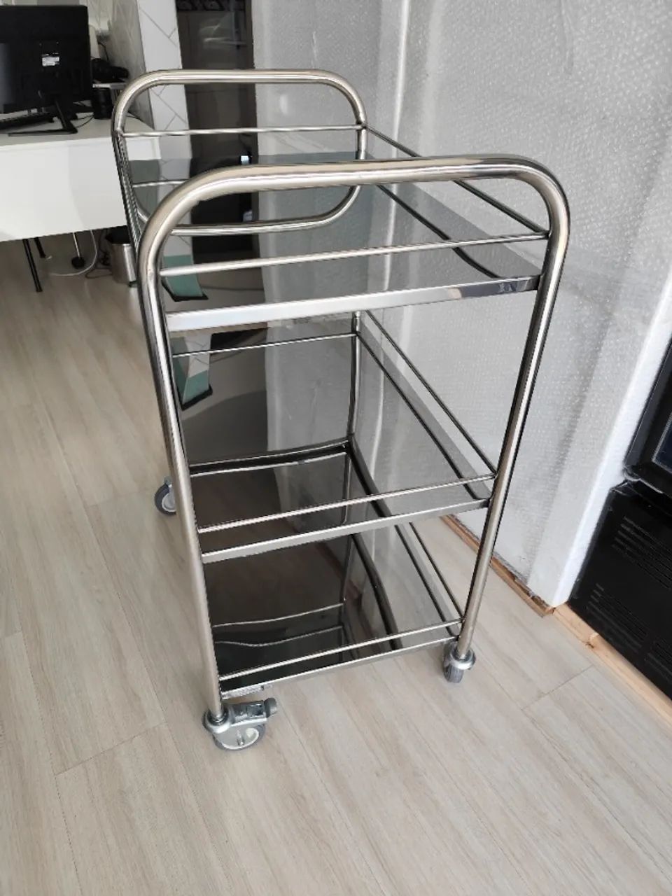 Mesa Auxiliar Resistente 0,60m x 0,40m - Fabricado em Aço Inox - Foto 2