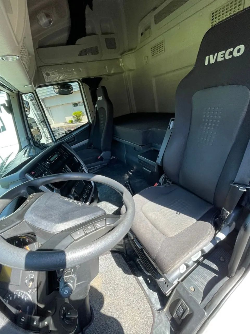 IVECO HI-WAY 440 6X2 - Foto 2