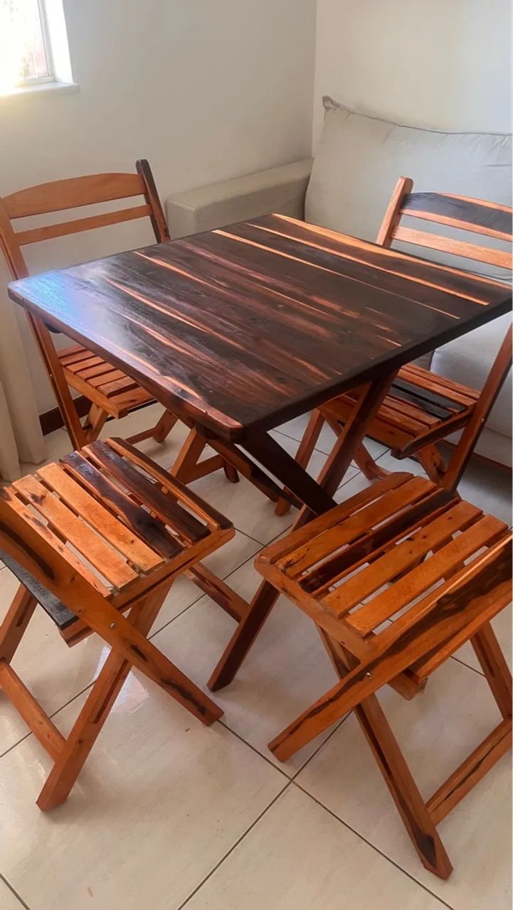 Conjunto de mesa e cadeiras de madeira dobráveis - Foto 2