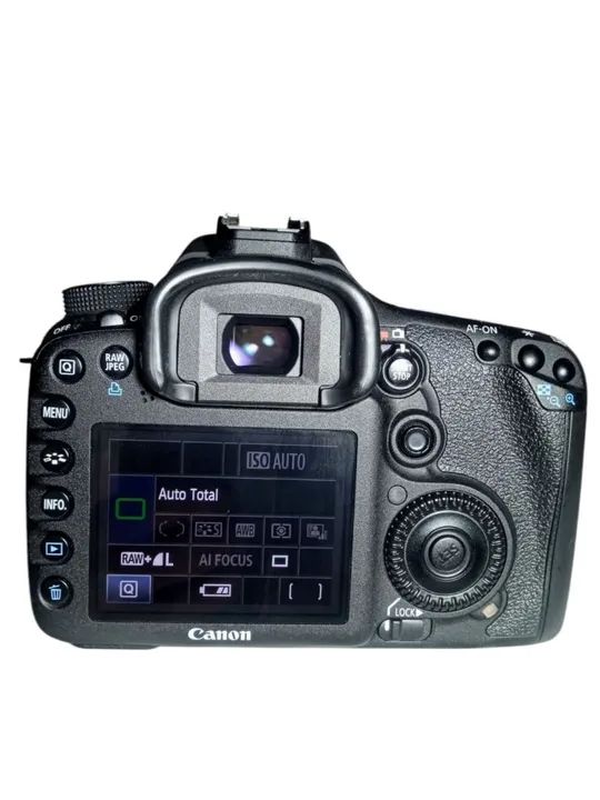 Camera cânon EOS 7D  + Lente 28-135 + 2 baterias + 1 cartão 32gb - Foto 4